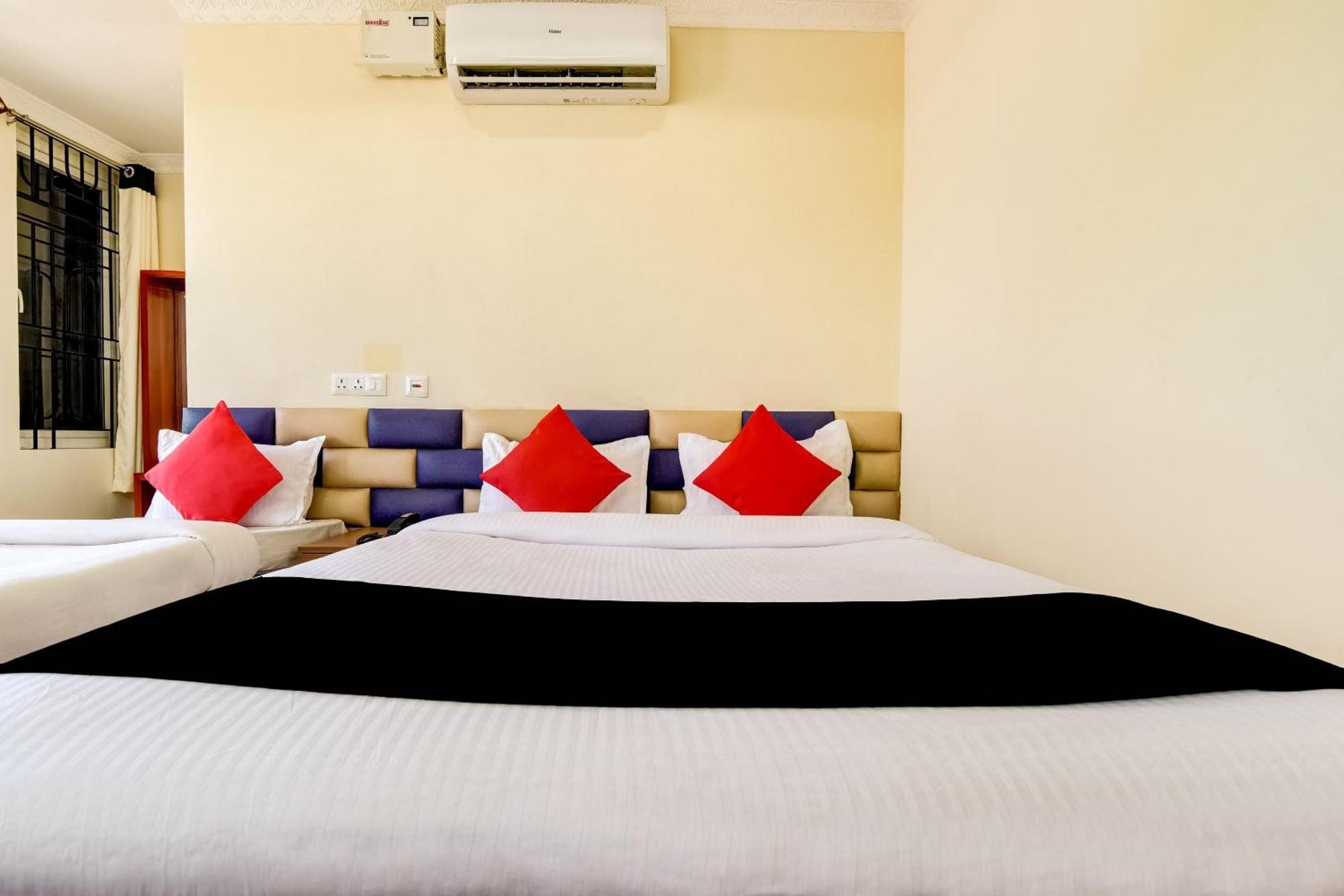 Capital O Good Luck Residency Hotel Dispur Экстерьер фото