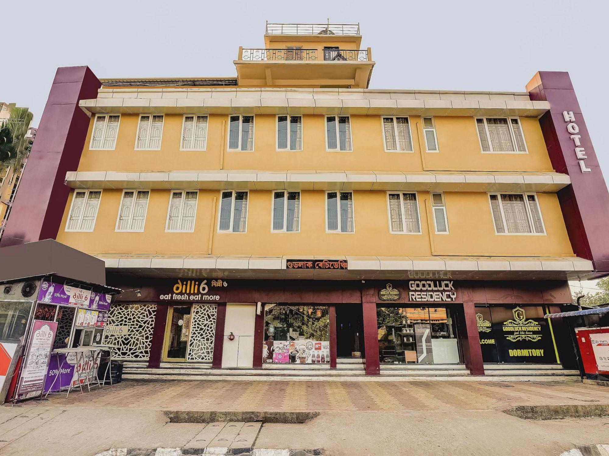 Capital O Good Luck Residency Hotel Dispur Экстерьер фото