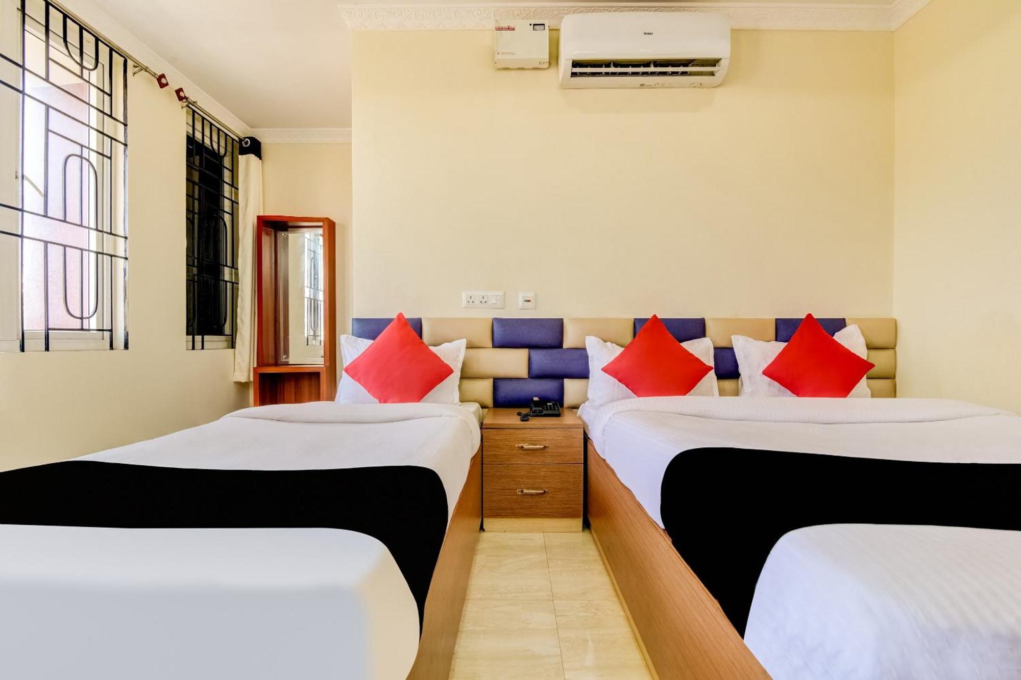 Capital O Good Luck Residency Hotel Dispur Экстерьер фото